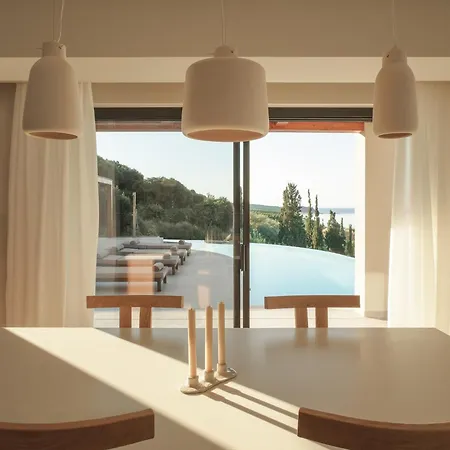Sundara Estate, Exclusive Seaview With Grand Pool & Direct Access Villa Ratzaklíon