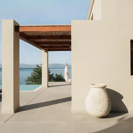 Sundara Estate, Exclusive Seaview With Grand Pool & Direct Access Villa