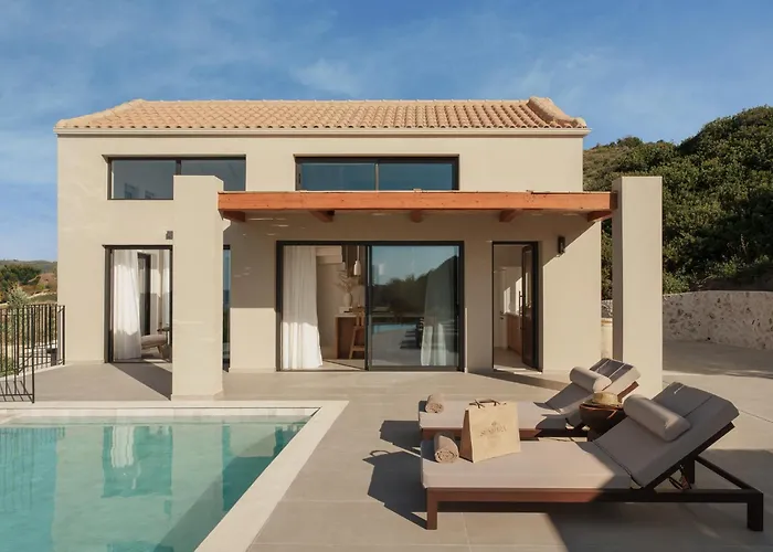 Sundara Estate, Exclusive Seaview With Grand Pool & Direct Access Villa *