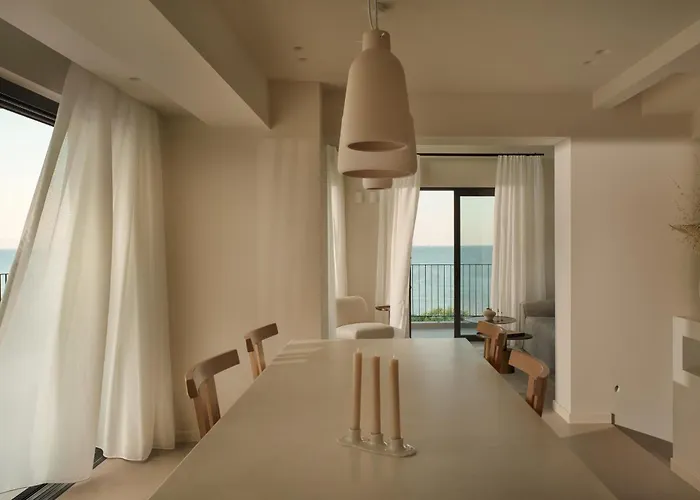 Sundara Estate, Exclusive Seaview With Grand Pool & Direct Access Villa *
