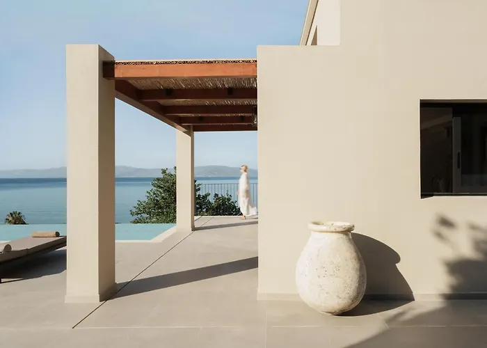 Sundara Estate, Exclusive Seaview With Grand Pool & Direct Access Villa
